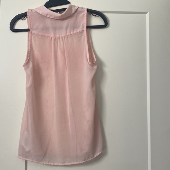 Guess pink Lacey tank - Picture 2 of 4